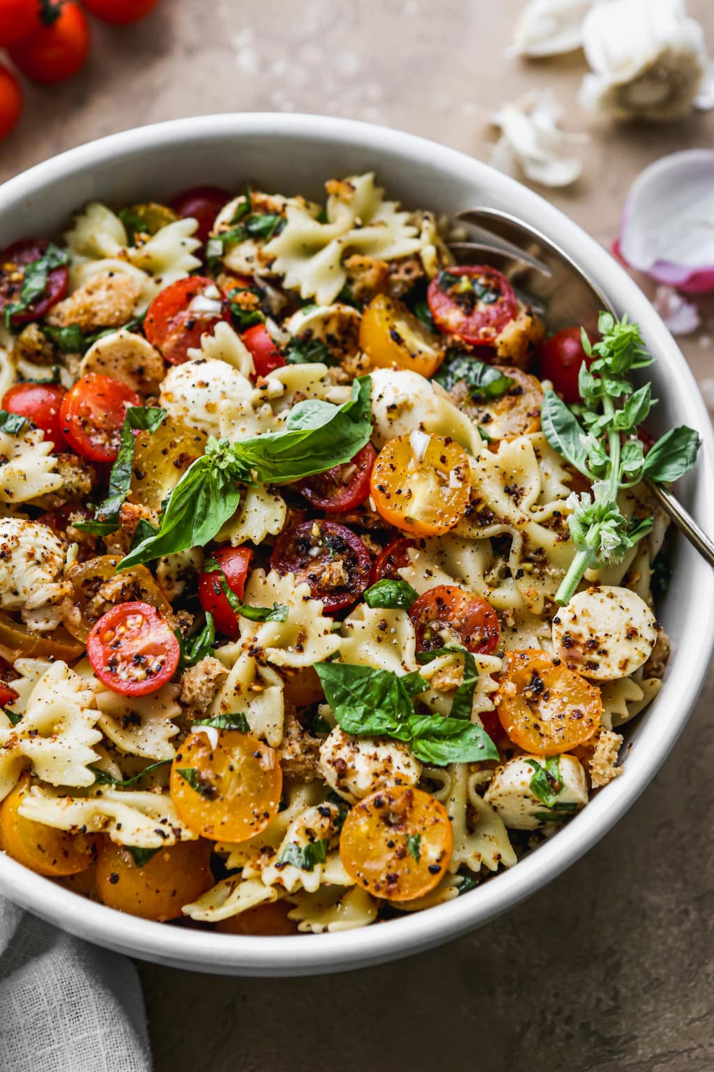 Bruschetta-Pasta-Salad-Walder-Wellness-4-1024x1536 (1)